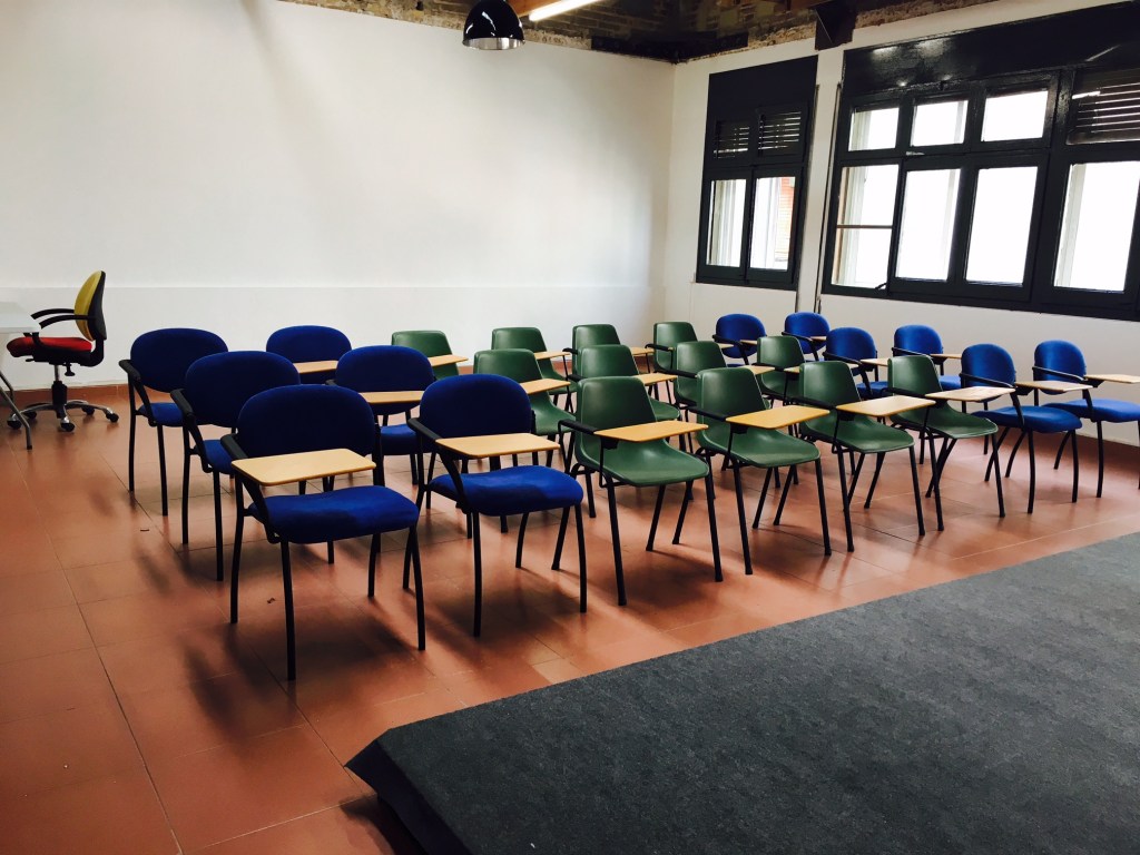 sala polivalente de la oficina melon productions